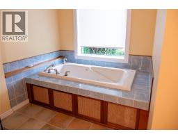 9767 & 9765 Pighin Road, Cranbrook, BC V1C7C9 Photo 17