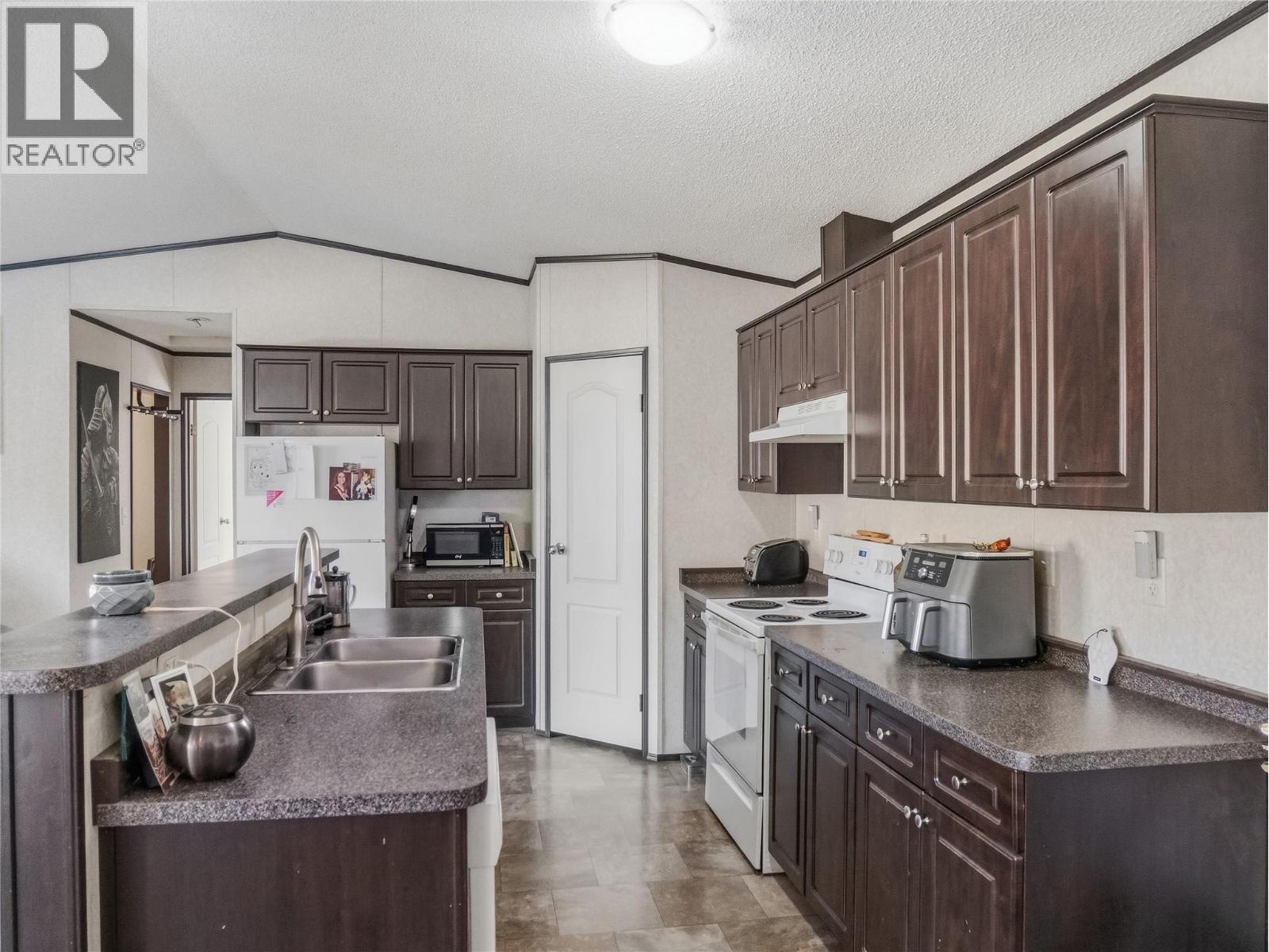 10111 253 Road - Image 10