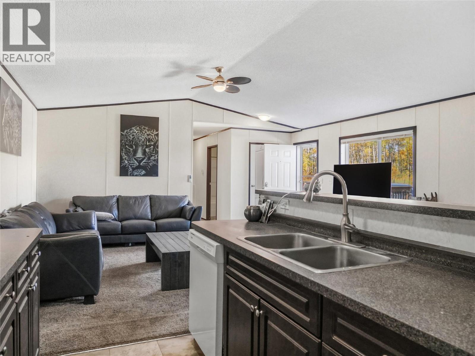 10111 253 Road - Image 14