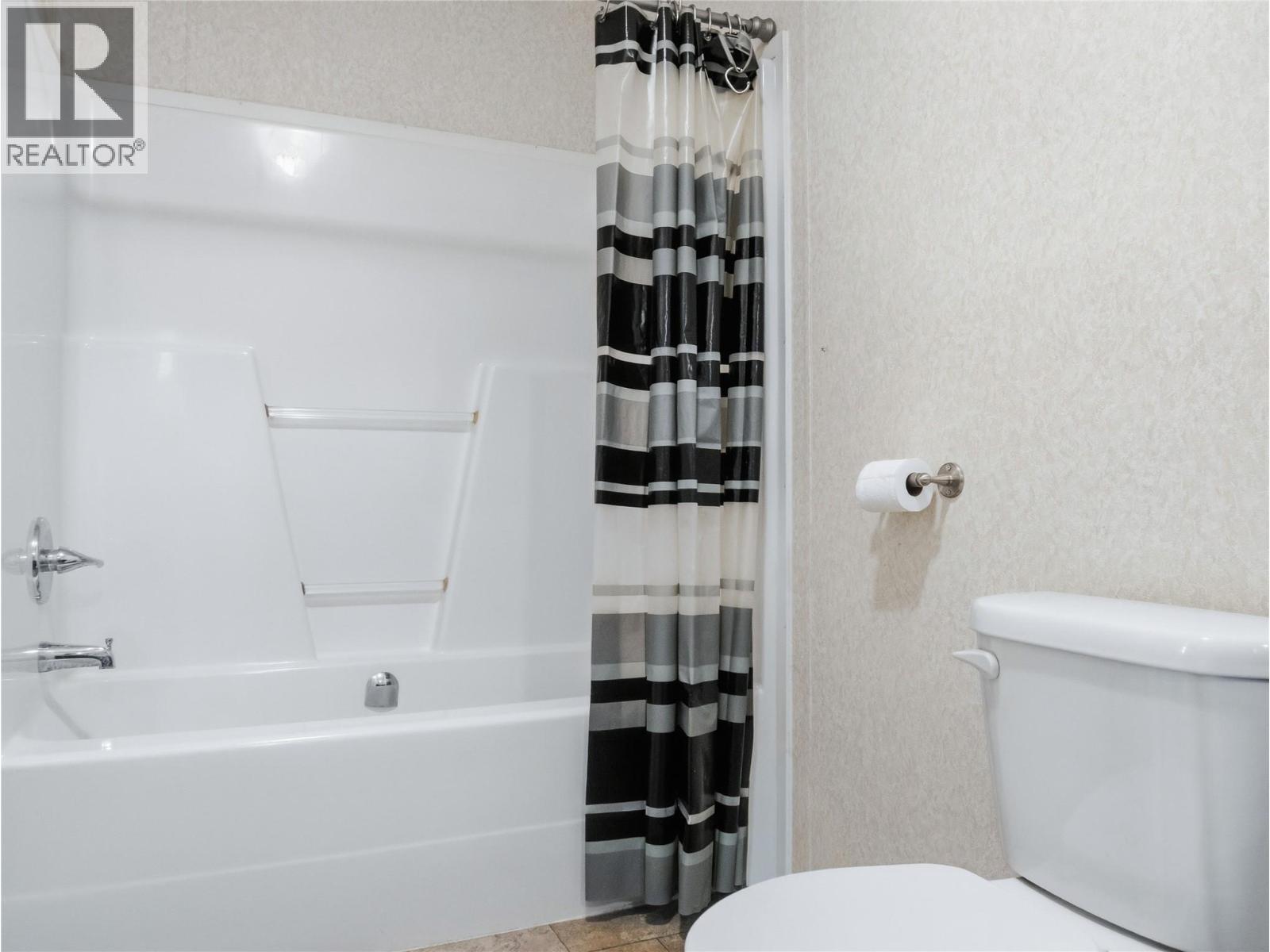 10111 253 Road - Image 25