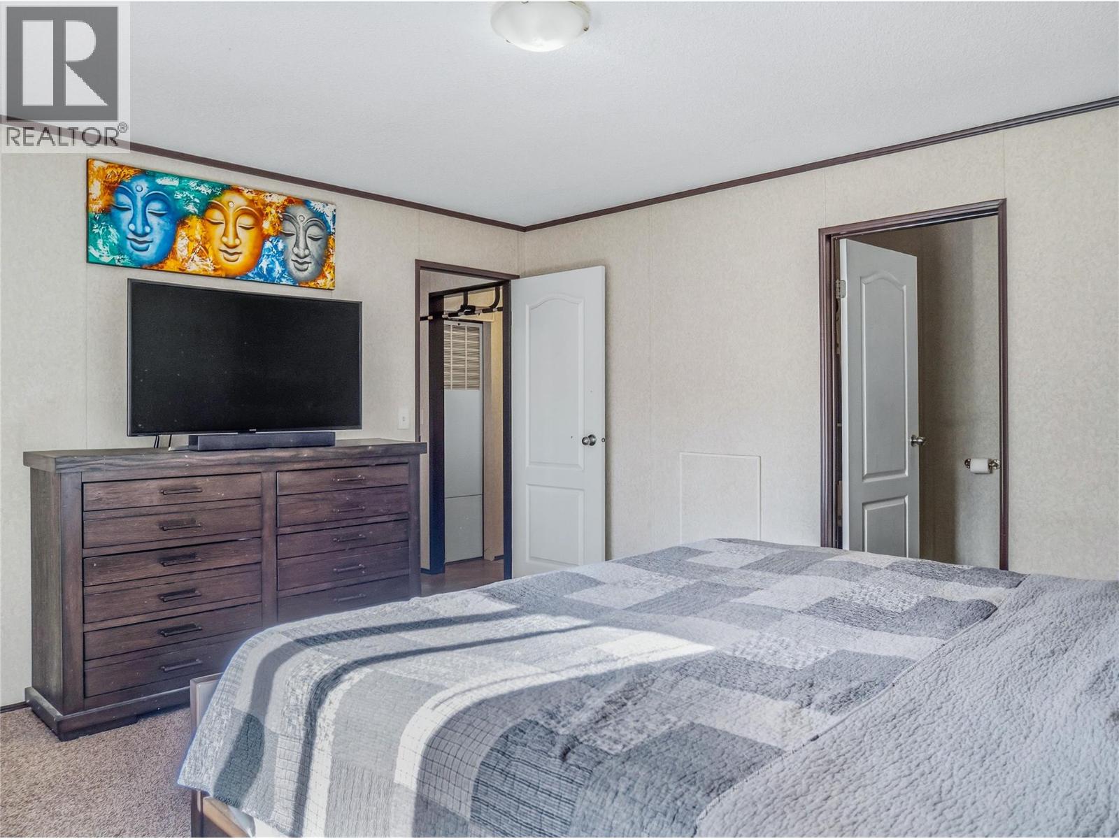 10111 253 Road - Image 22