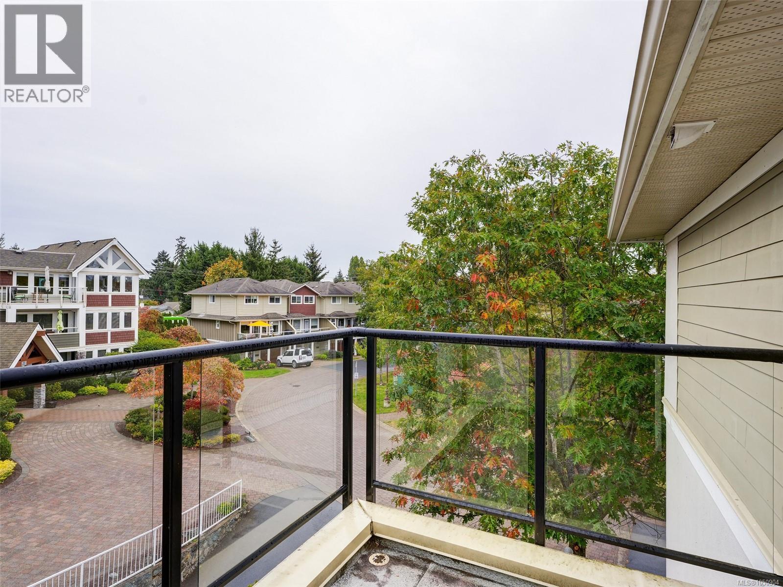 308 537 Heatherdale Lane, Saanich