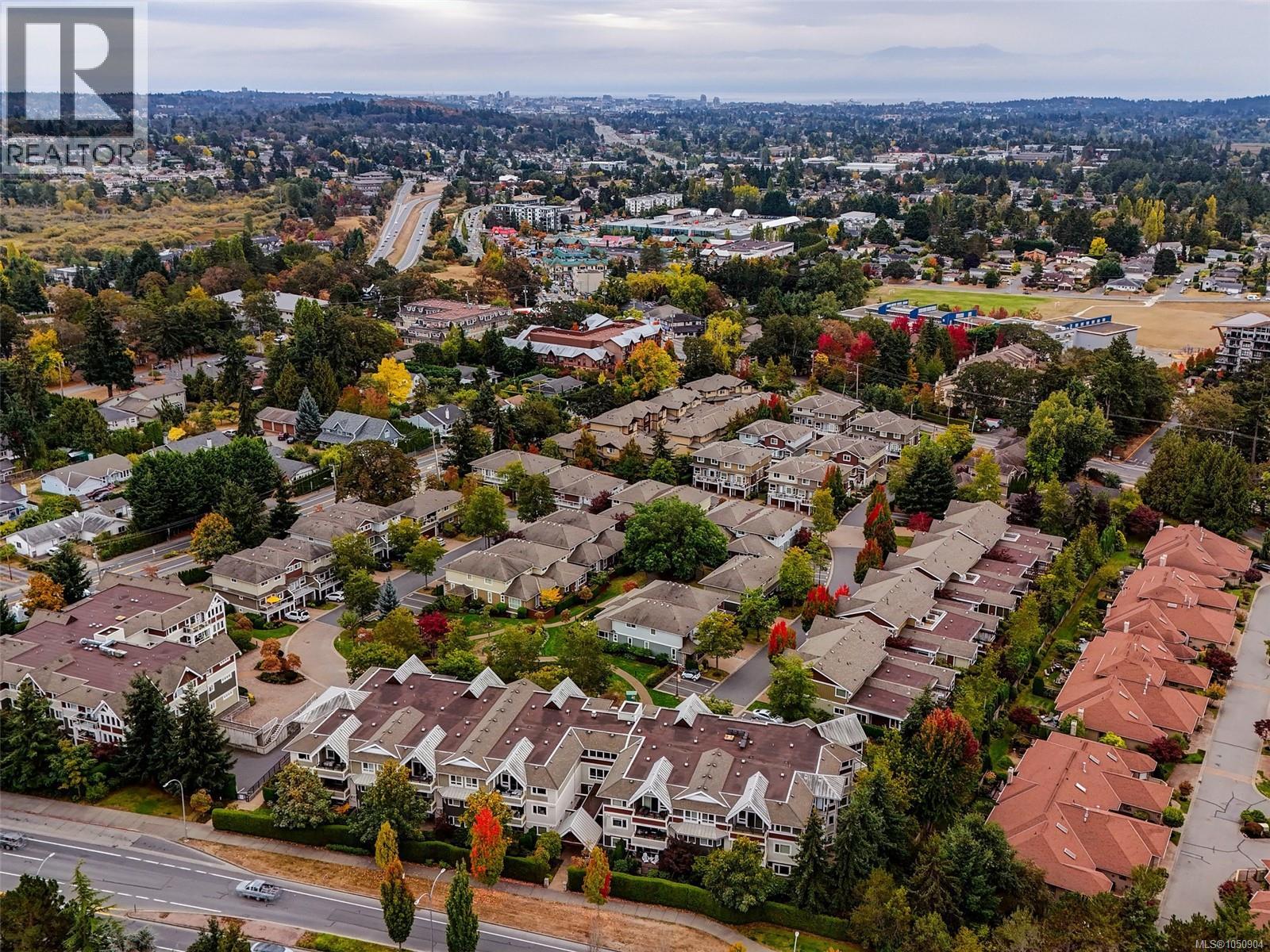308 537 Heatherdale Lane, Saanich