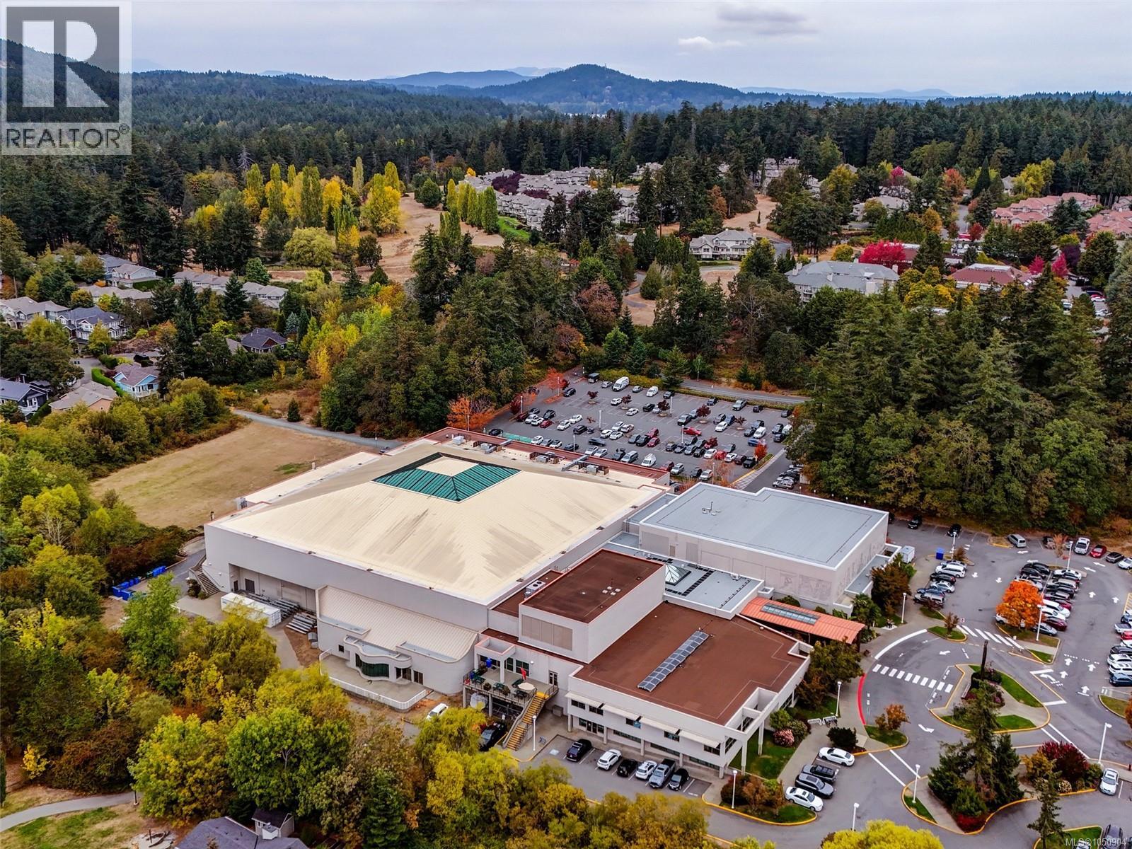 308 537 Heatherdale Lane, Saanich