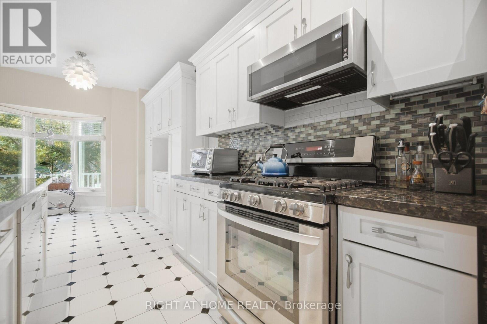 219 BROADWAY AVENUE, Toronto (Mount Pleasant East) — photo 12