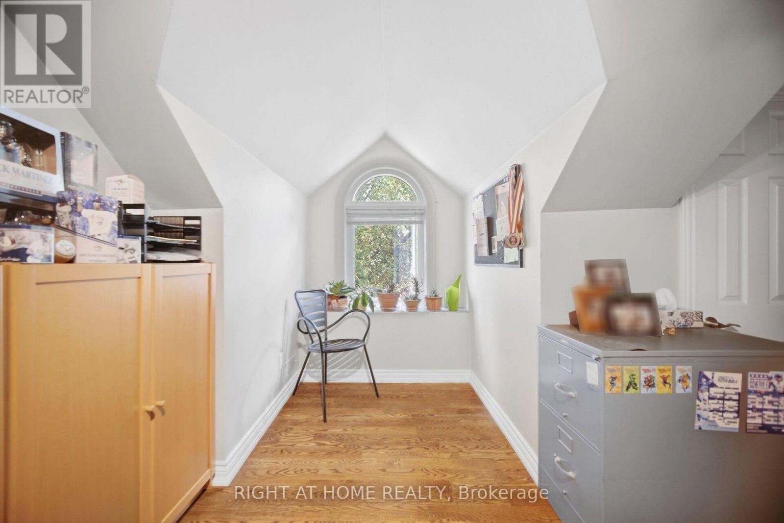 219 BROADWAY AVENUE - Image 31