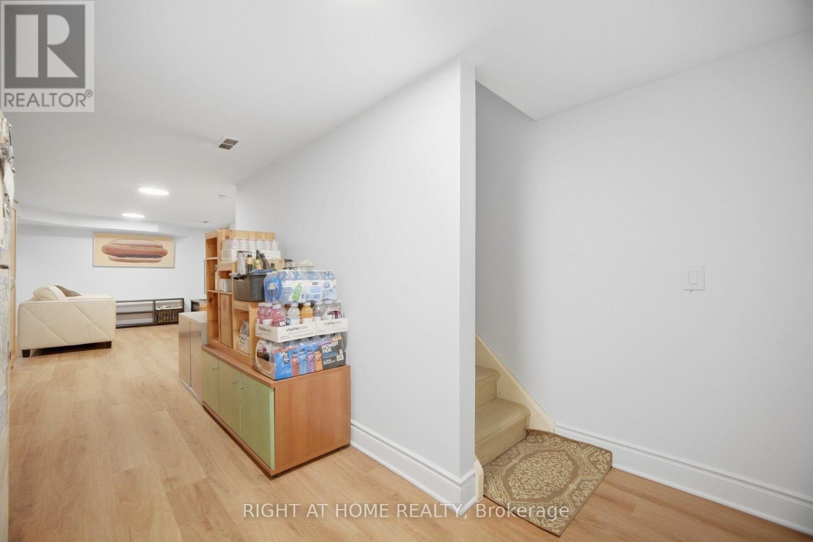 219 BROADWAY AVENUE - Image 36