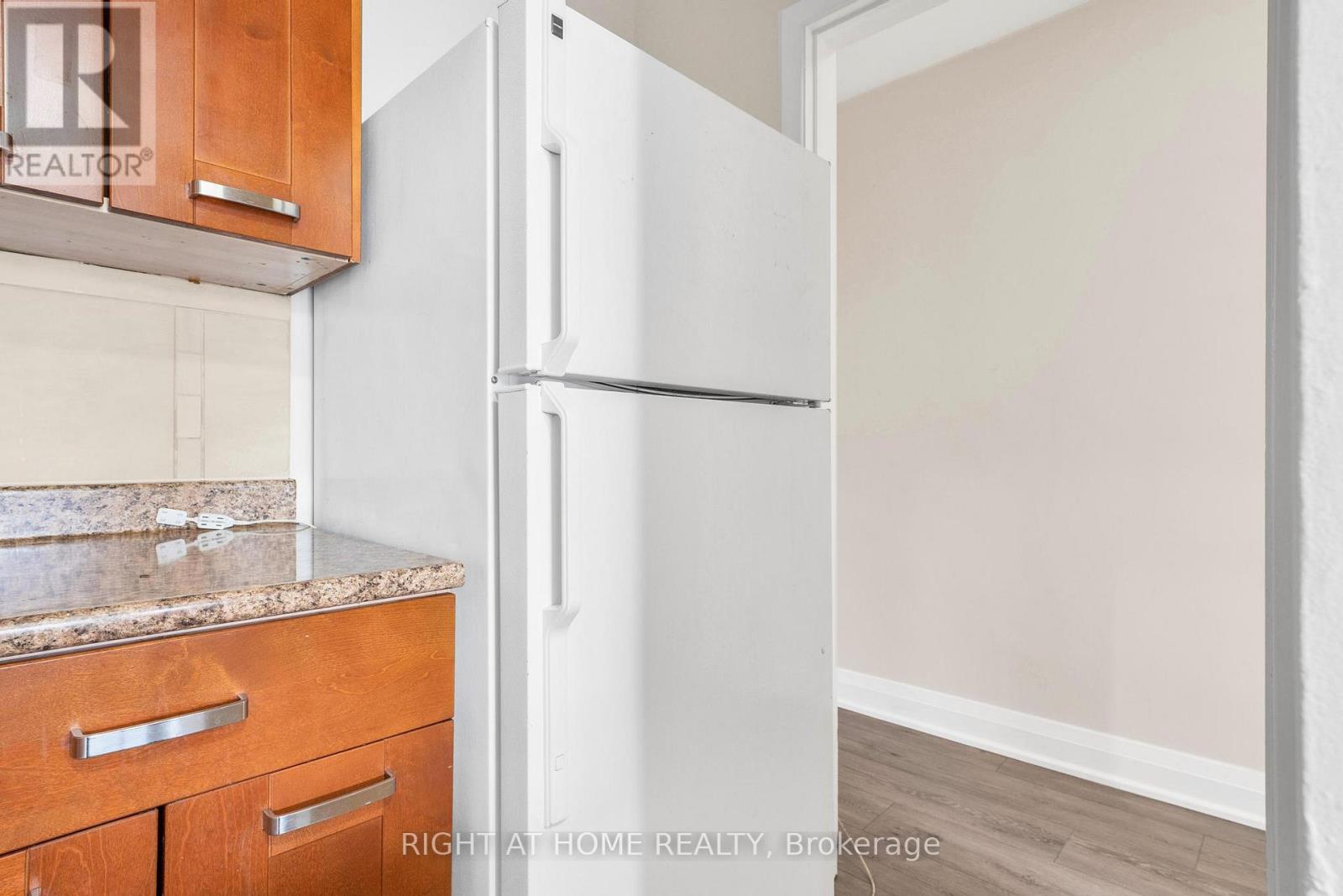 1698A EGLINTON AVENUE W, Toronto (Briar Hill-Belgravia) — photo 11