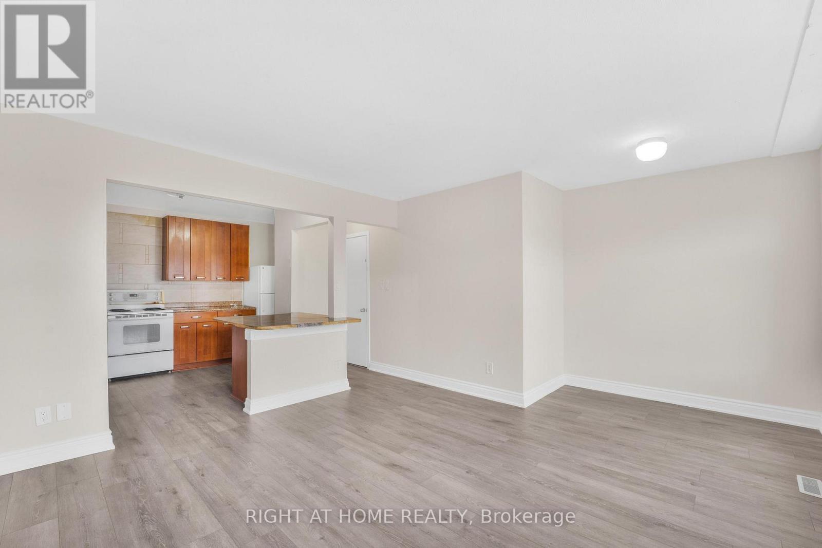 1698A EGLINTON AVENUE W, Toronto (Briar Hill-Belgravia) — photo 2