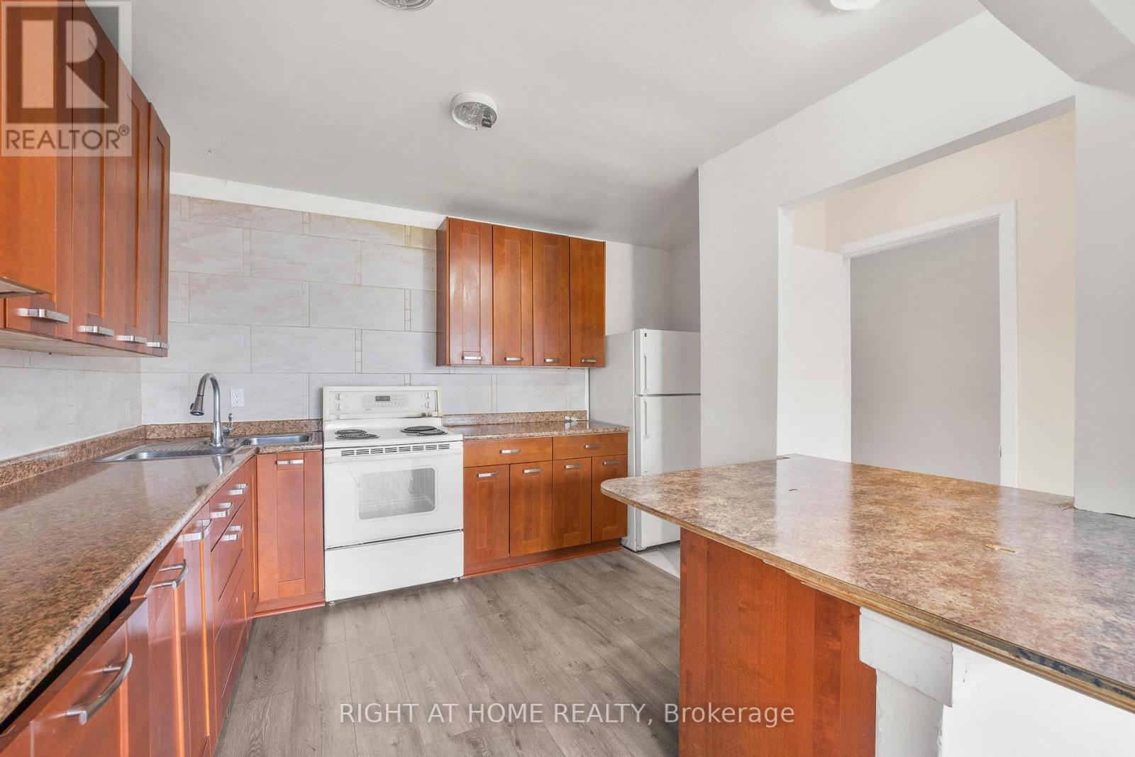 1698A EGLINTON AVENUE W, Toronto (Briar Hill-Belgravia) — photo 6