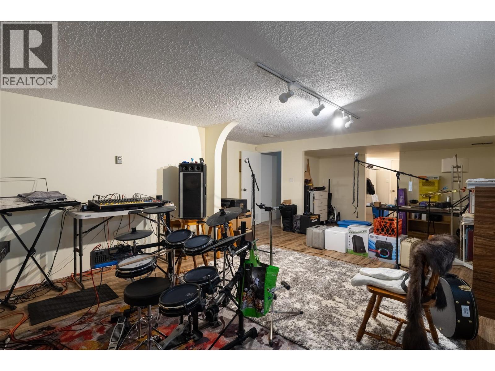 537 Robin Road - 25
