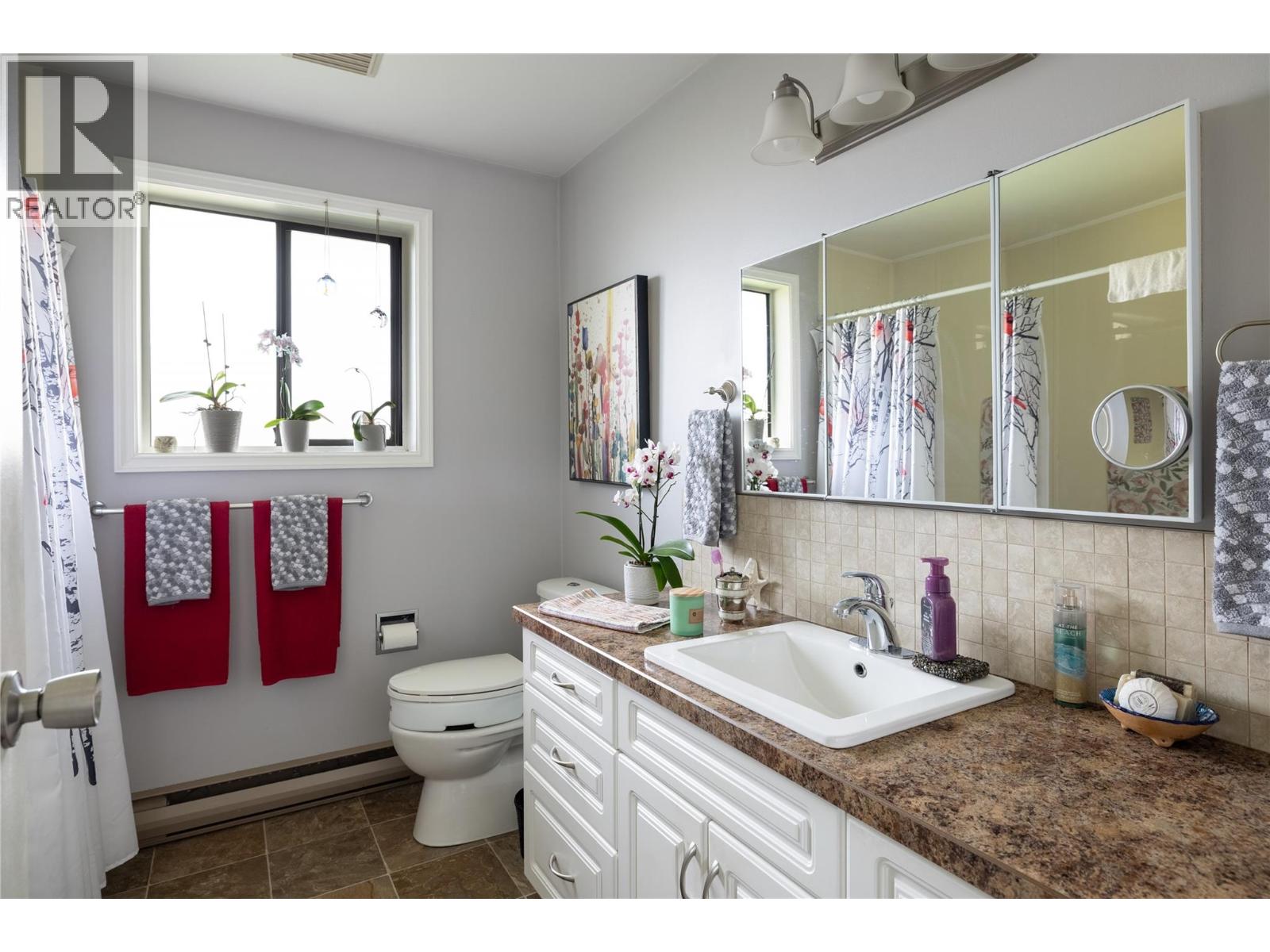 537 Robin Road, Vernon