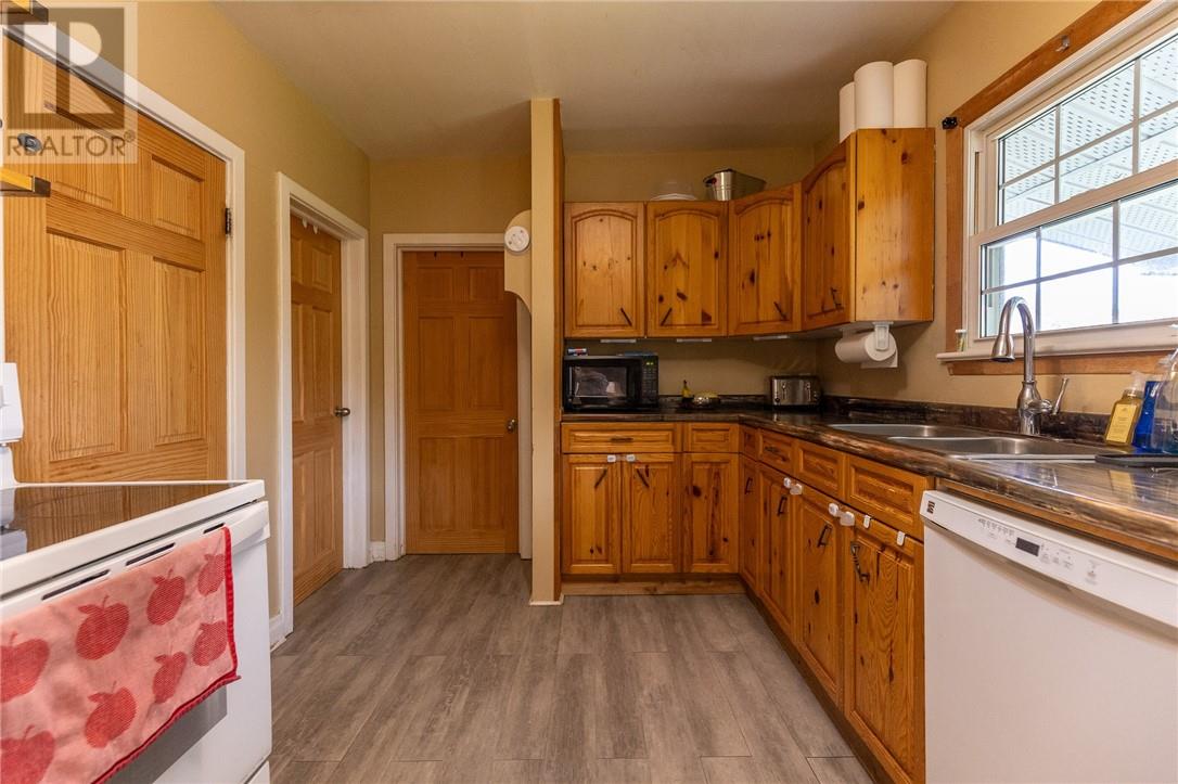 121 Mead Boulevard, Espanola — photo 11
