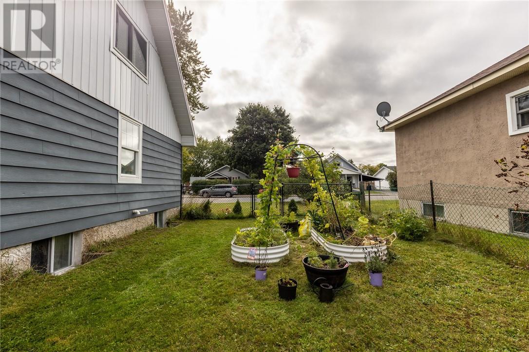 121 Mead Boulevard - 27