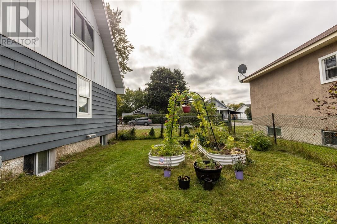 121 Mead Boulevard - Image 30