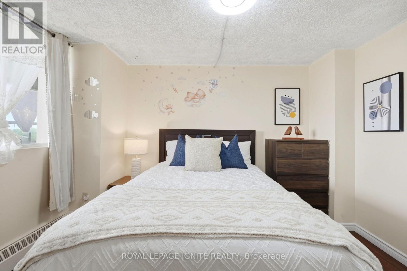 #903 3380 EGLINTON AVENUE - 16