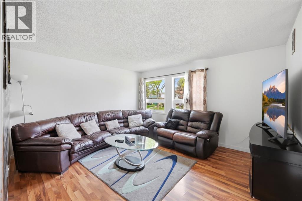 6907 4 Avenue NE, Calgary, Alberta, T2A6M1 — thumbnail 9