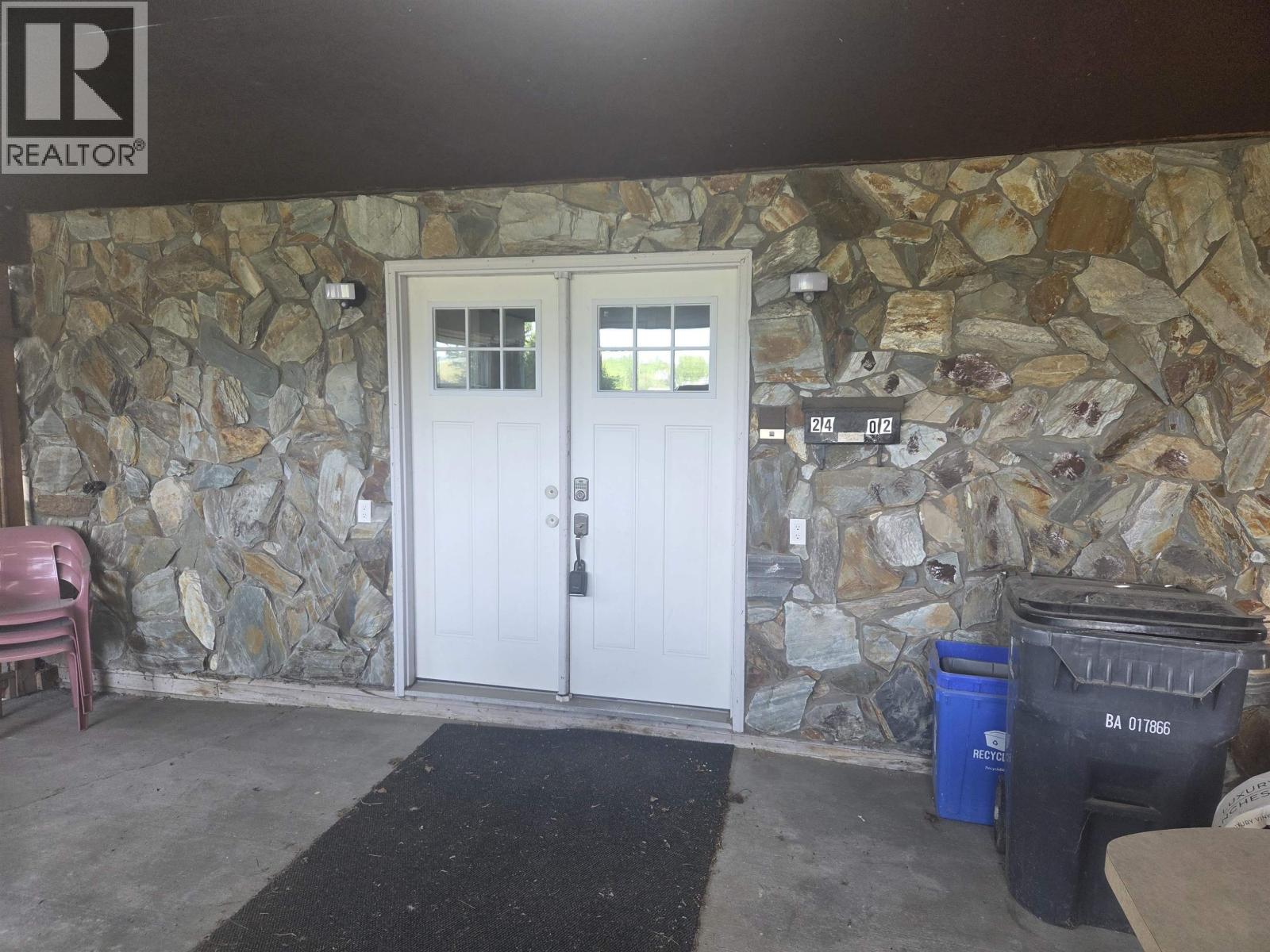 2402 VICTORIA STREET - 1