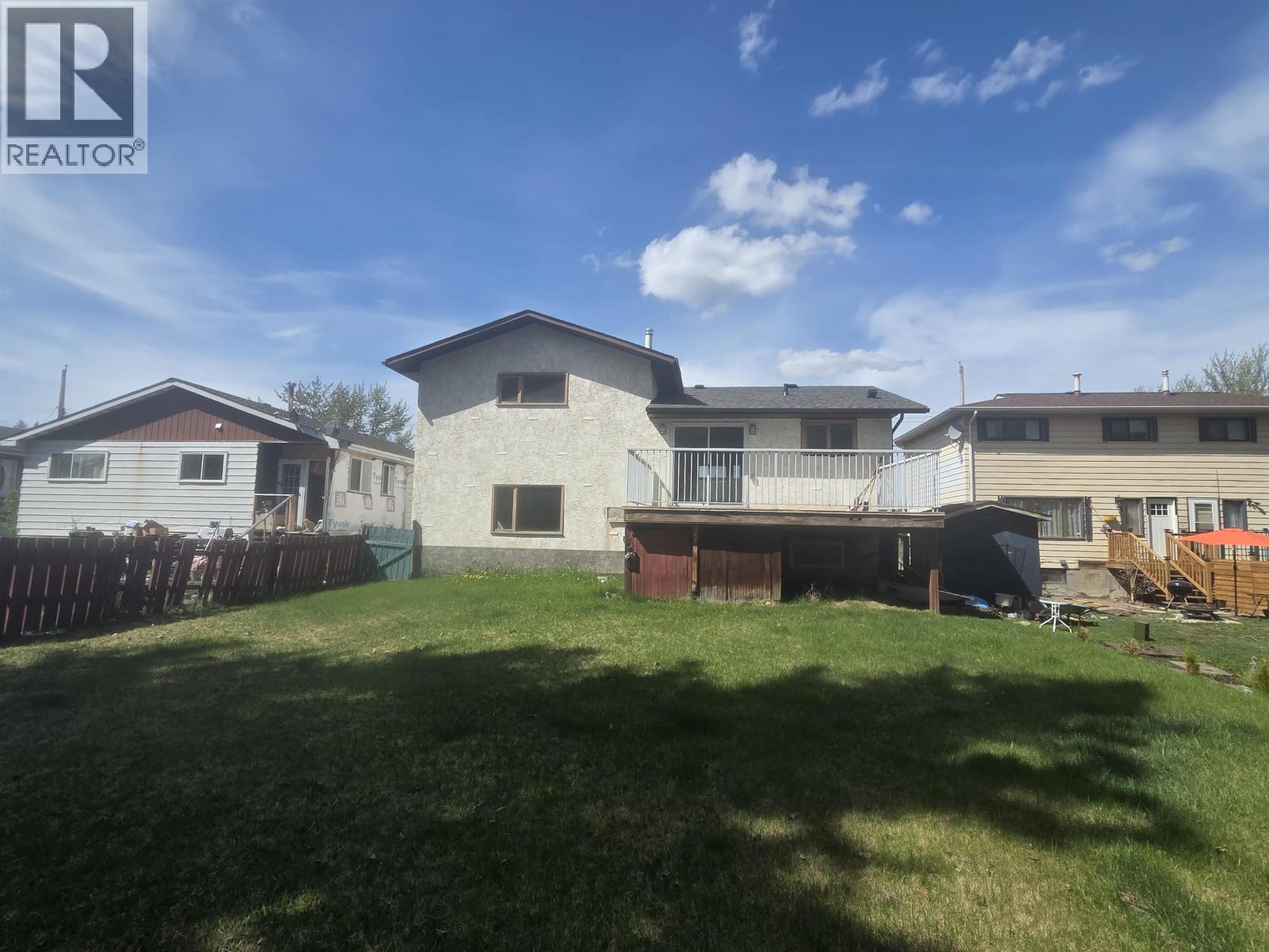 2402 VICTORIA STREET - 7