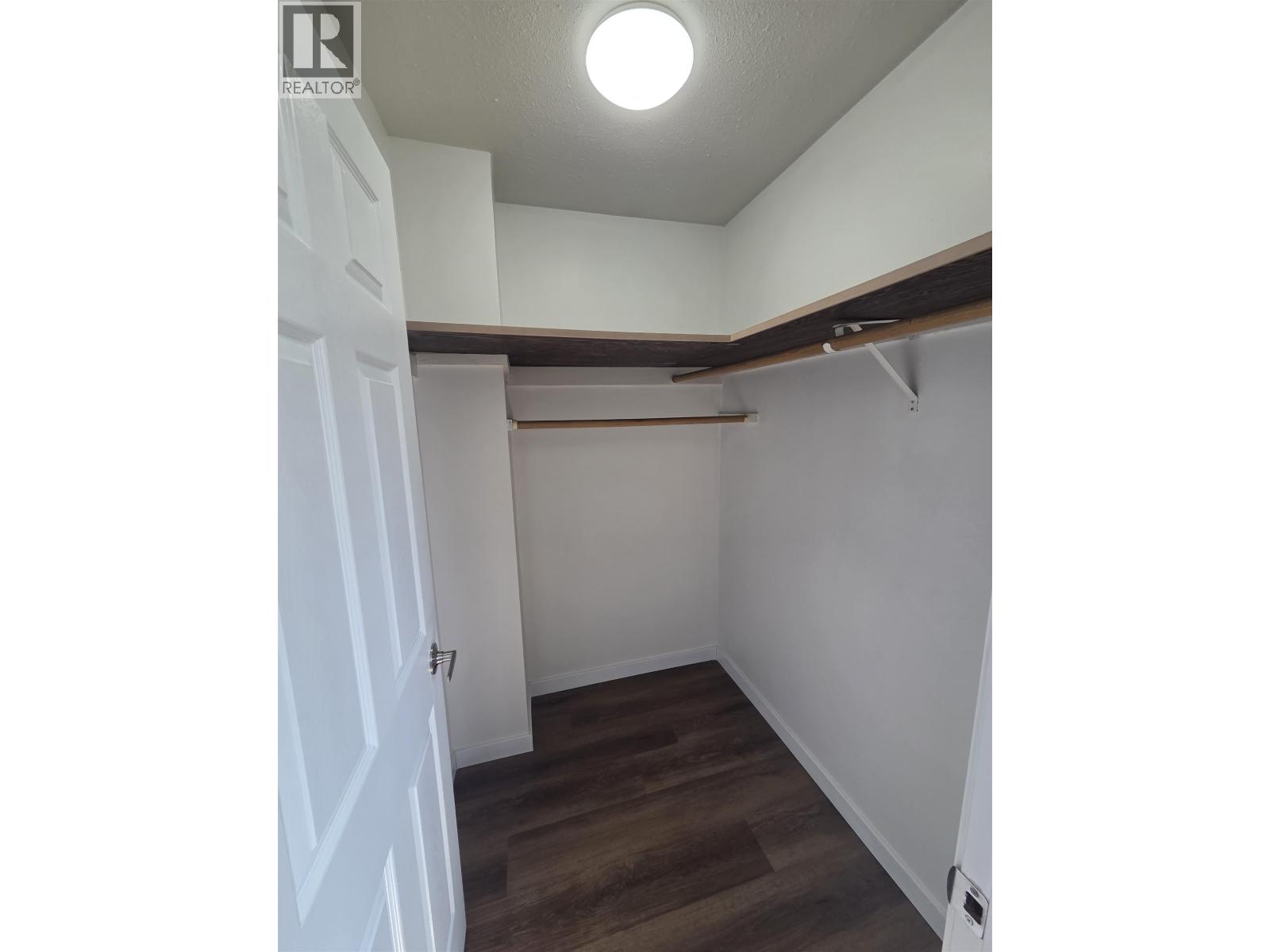 2402 VICTORIA STREET - Image 23