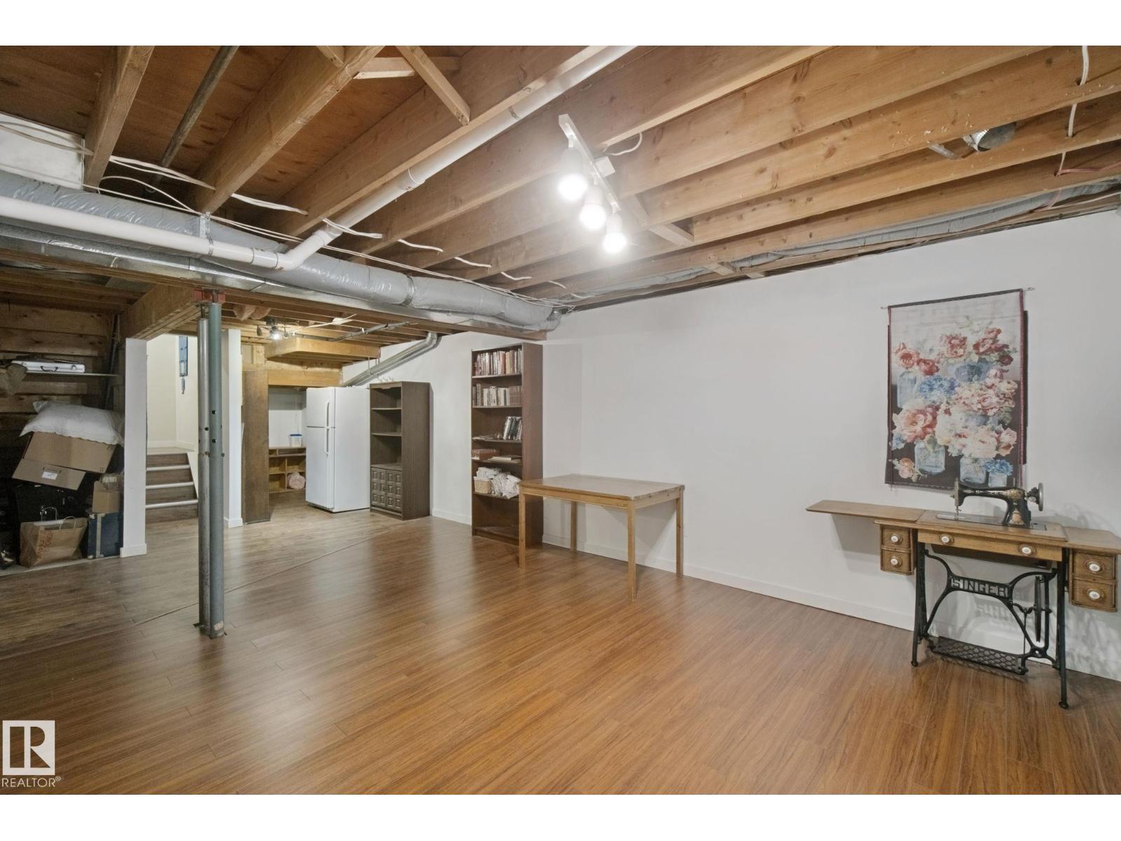14812 43 AV NW - 35