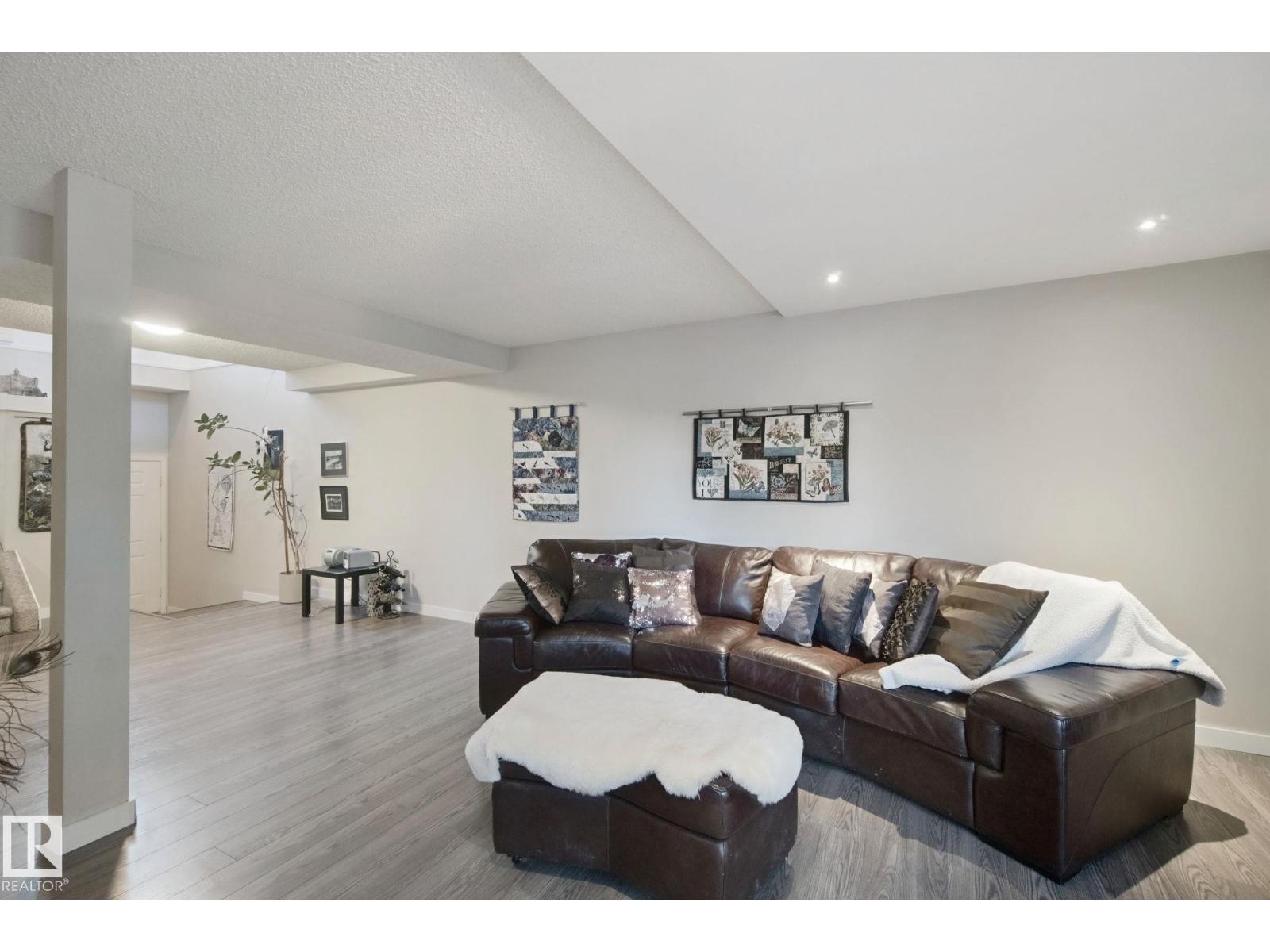 14812 43 AV NW - 5