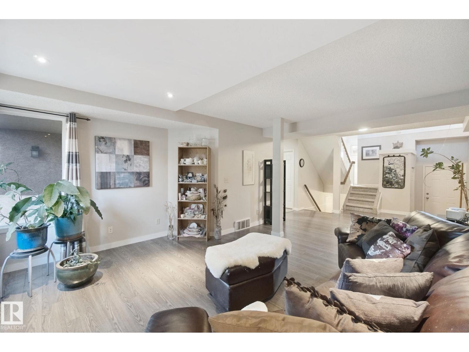 14812 43 AV NW - 6