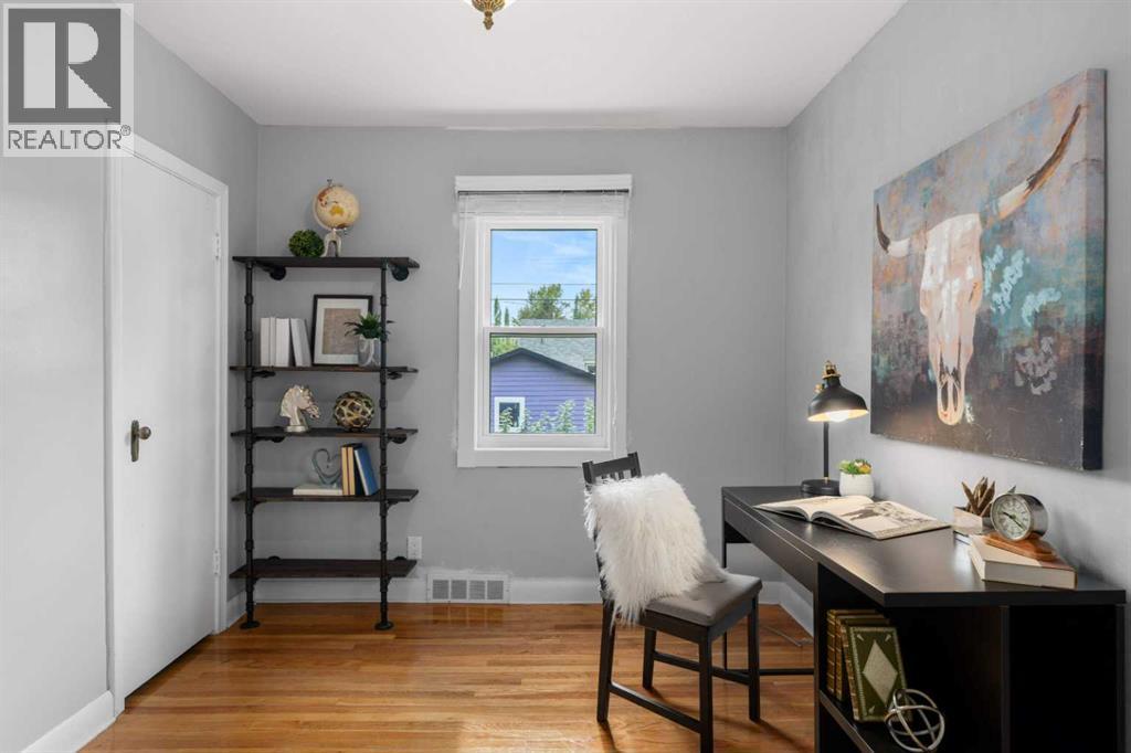 239 24 Avenue NE - photo 21