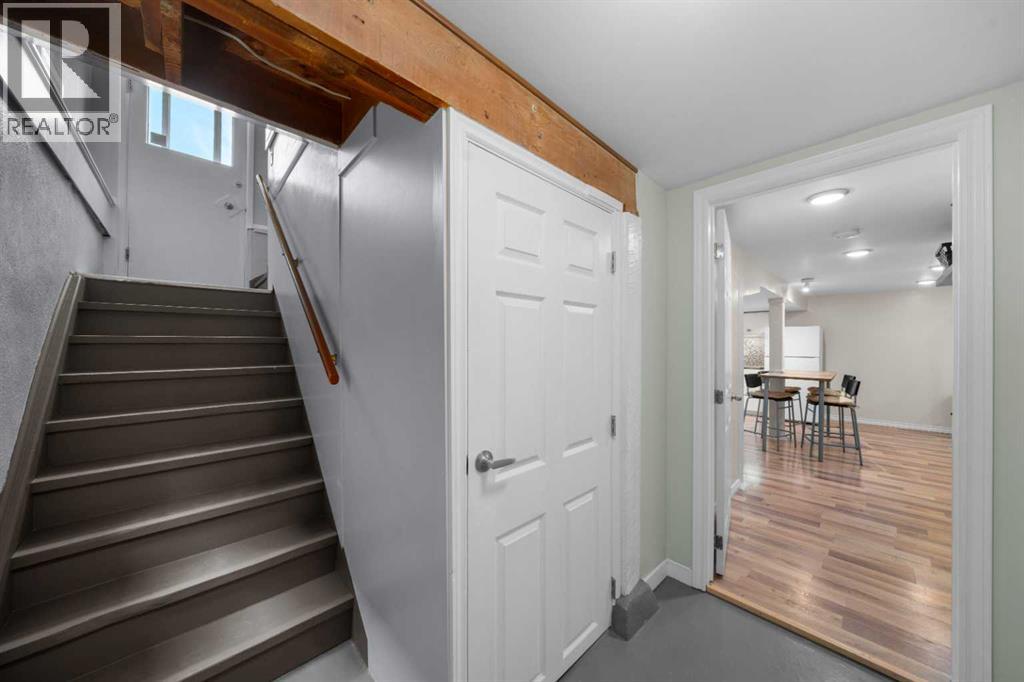 239 24 Avenue NE - photo 26
