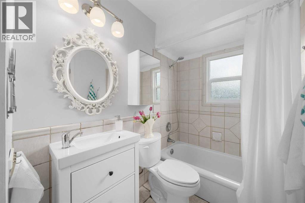 239 24 Avenue NE - photo 23