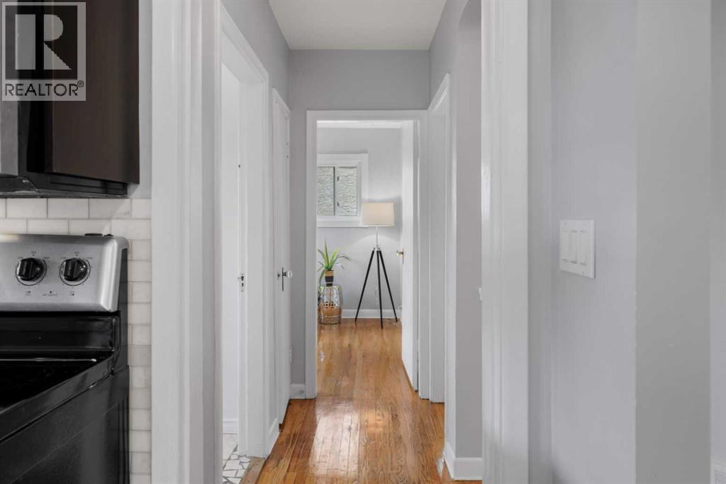 239 24 Avenue NE - photo 16