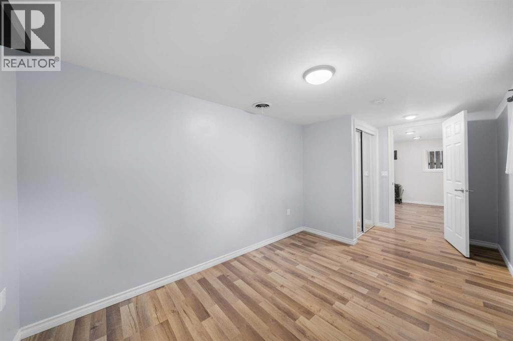 239 24 Avenue NE - photo 37