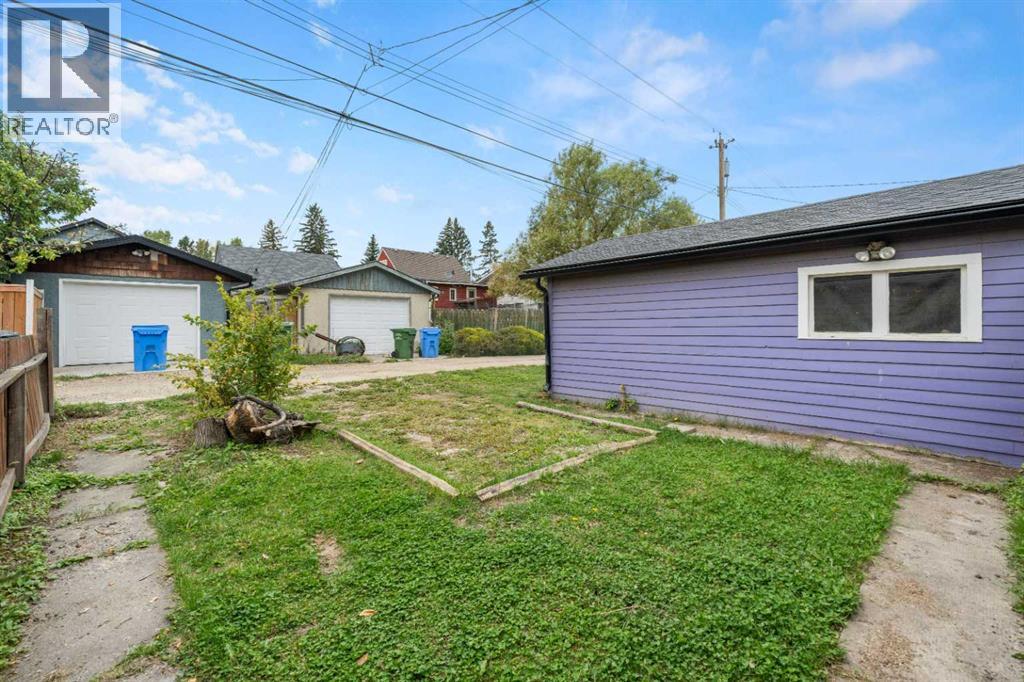 239 24 Avenue NE - photo 39