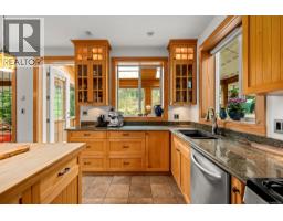 Sunroom - 652 Fox Rd, Quadra Island, BC V0P1N0 Photo 10
