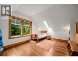 Living room - 652 Fox Rd, Quadra Island, BC V0P1N0 Photo 16