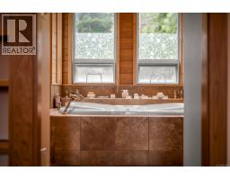 652 Fox Rd, Quadra Island, BC V0P1N0 Photo 18