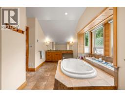 652 Fox Rd, Quadra Island, BC V0P1N0 Photo 29