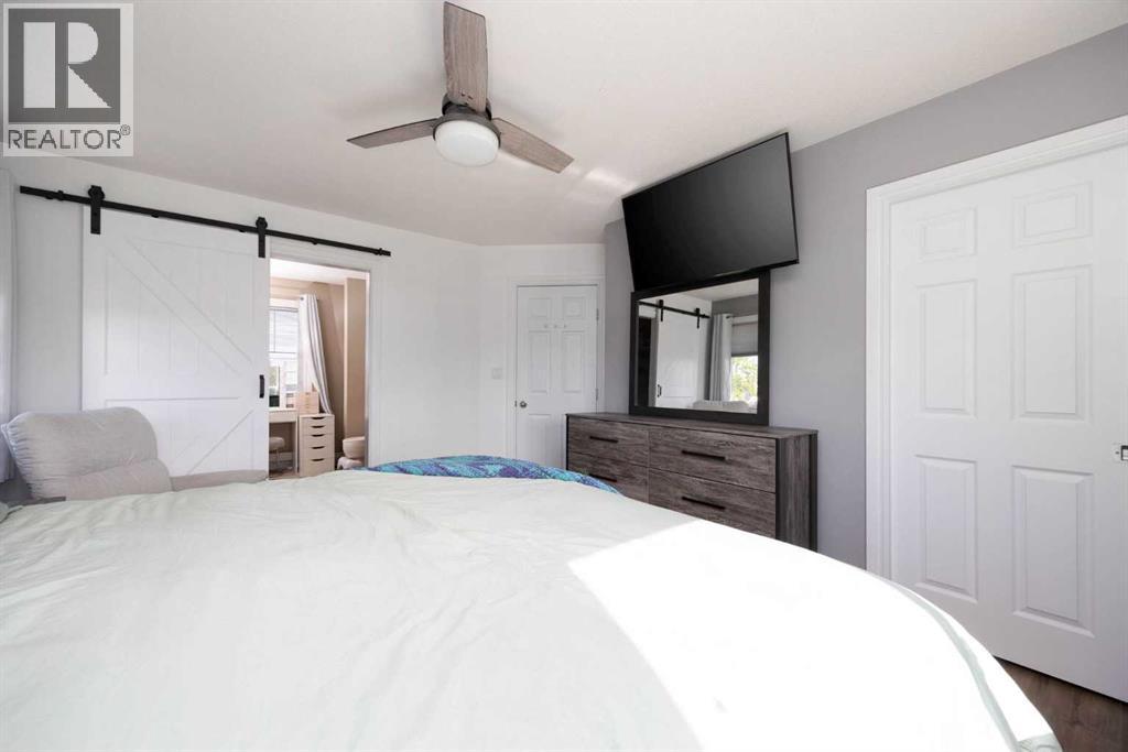 101 Red Lily Gate - Image 18