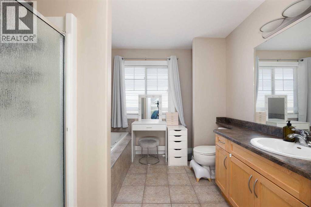 101 Red Lily Gate - 19