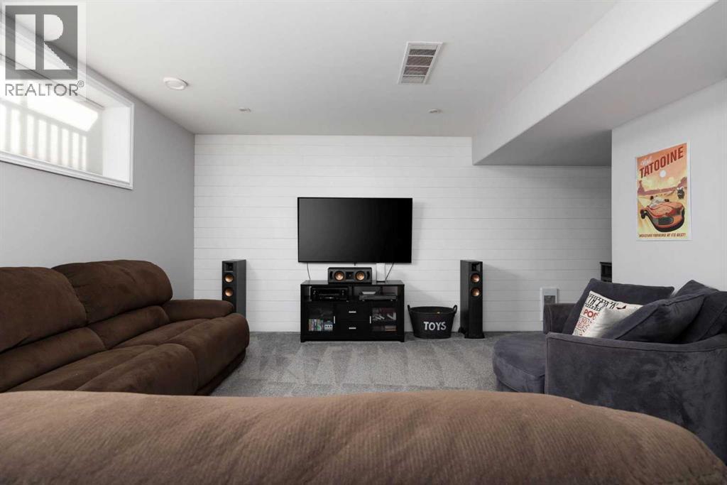 101 Red Lily Gate - Image 28