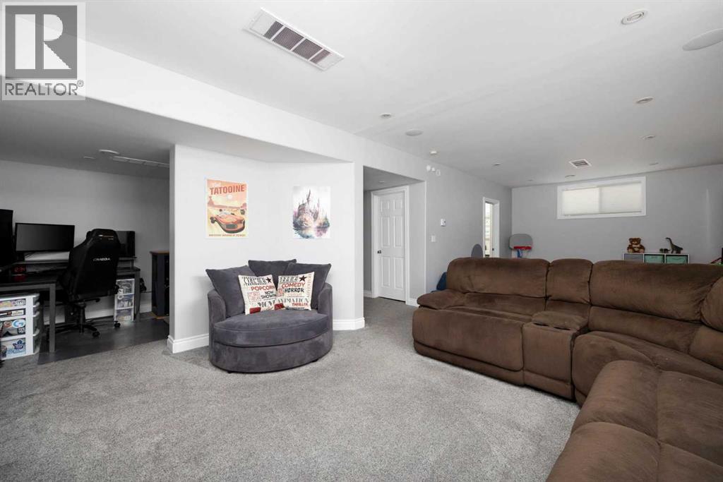 101 Red Lily Gate - 29
