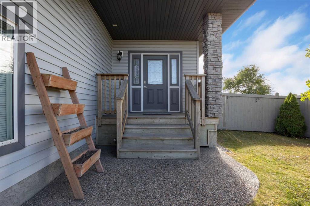 101 Red Lily Gate - 3