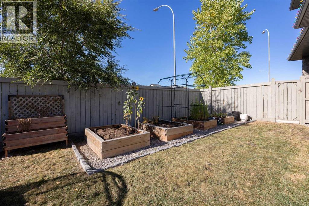 101 Red Lily Gate - Image 35