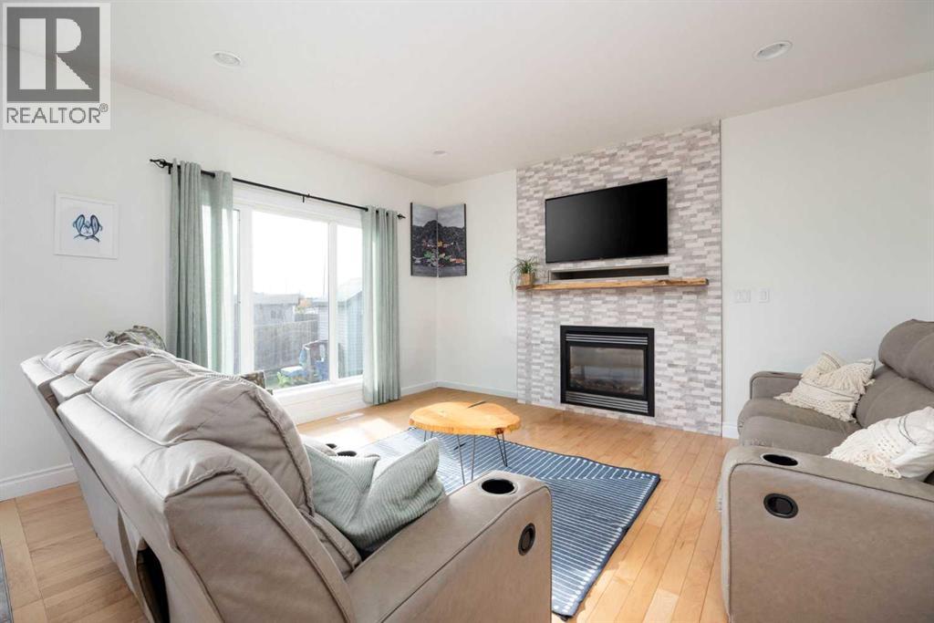101 Red Lily Gate - Image 6