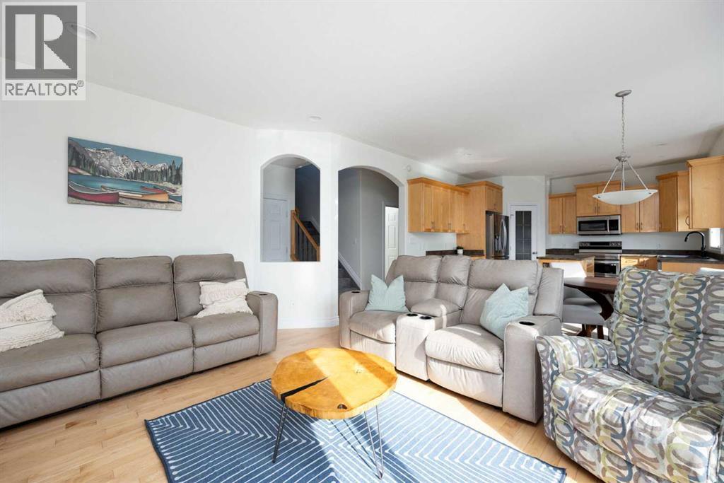 101 Red Lily Gate - 7