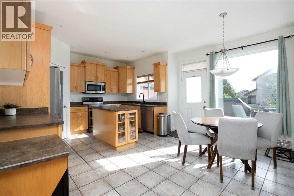 101 Red Lily Gate - Image 8