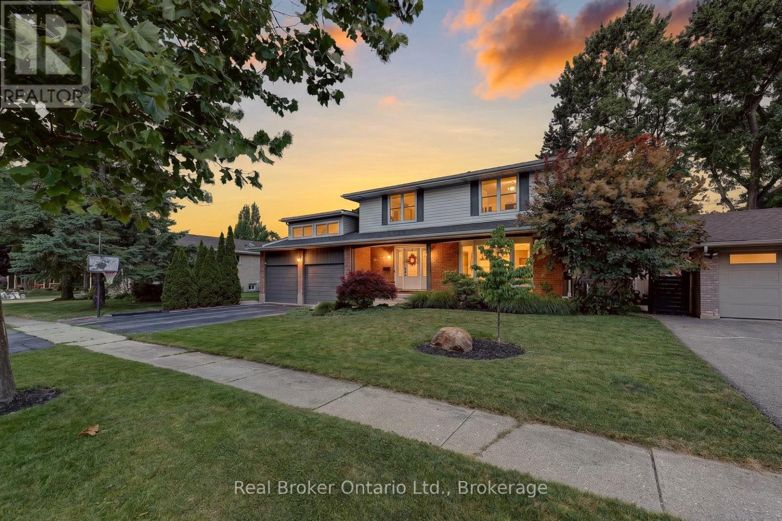 5 Gardiner Place, photo 1 of 44
