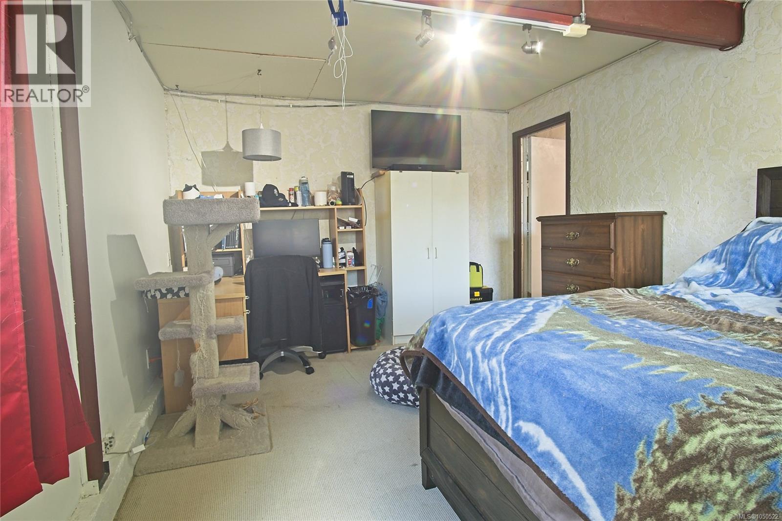 #22 577 Sixth St - Image 24