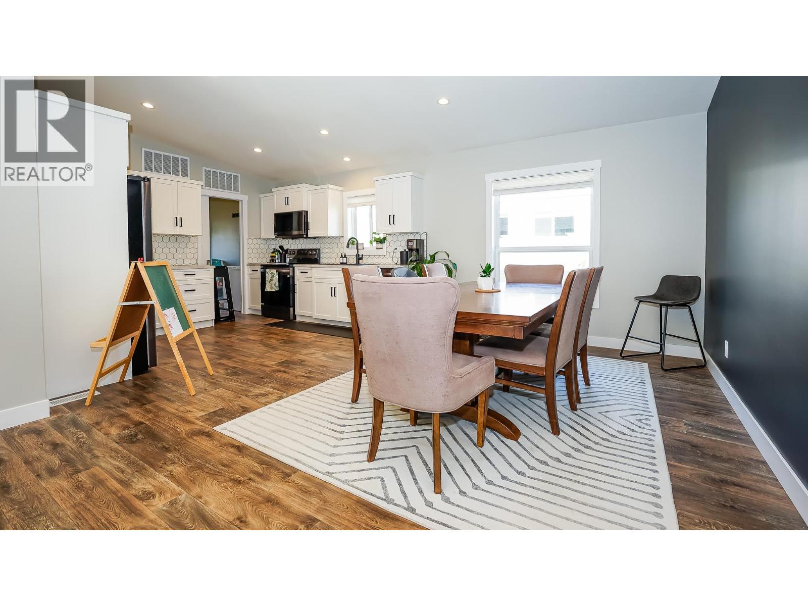 44 Johnson Way, Revelstoke, British Columbia, V0E2S0, Revelstoke, British Columbia — photo 4 of 5