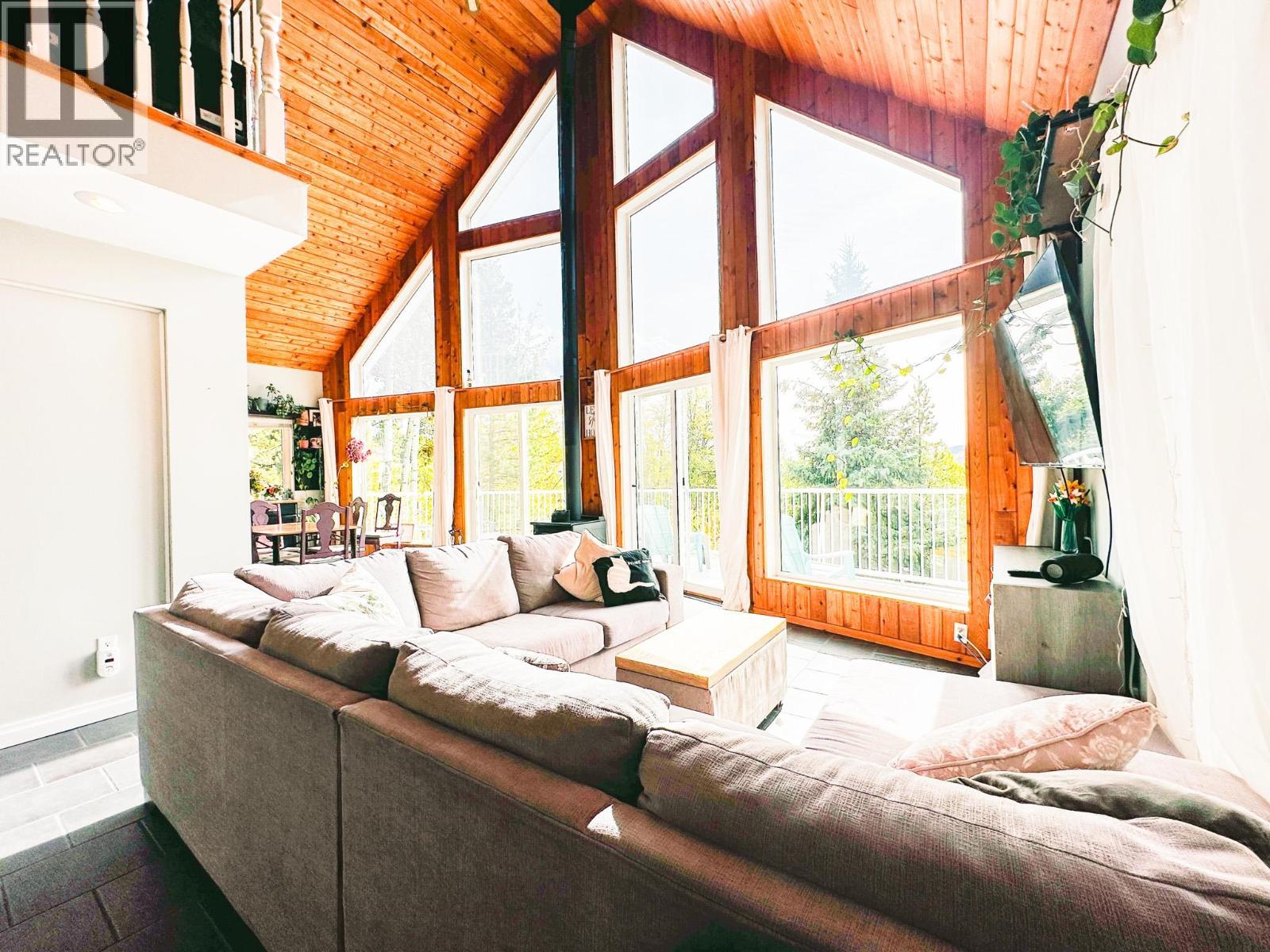 298 3RD Avenue, Burns Lake
